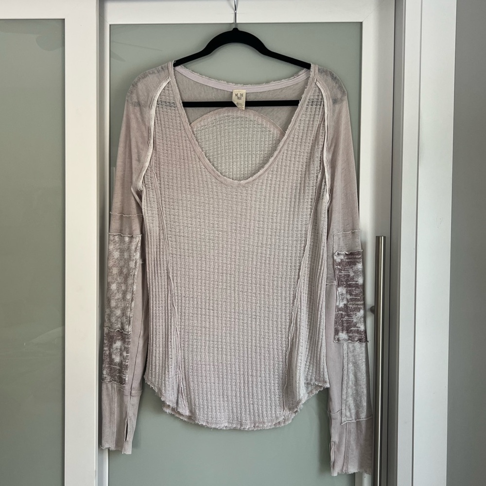 We The Free Women’s Pale Lilac Waffle Top With Patchwork Sleeves